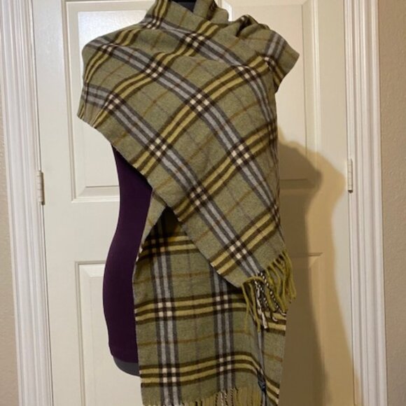 Burberry Tan Plaid Scarf. Made in England. NWT - Picture 1 of 4
